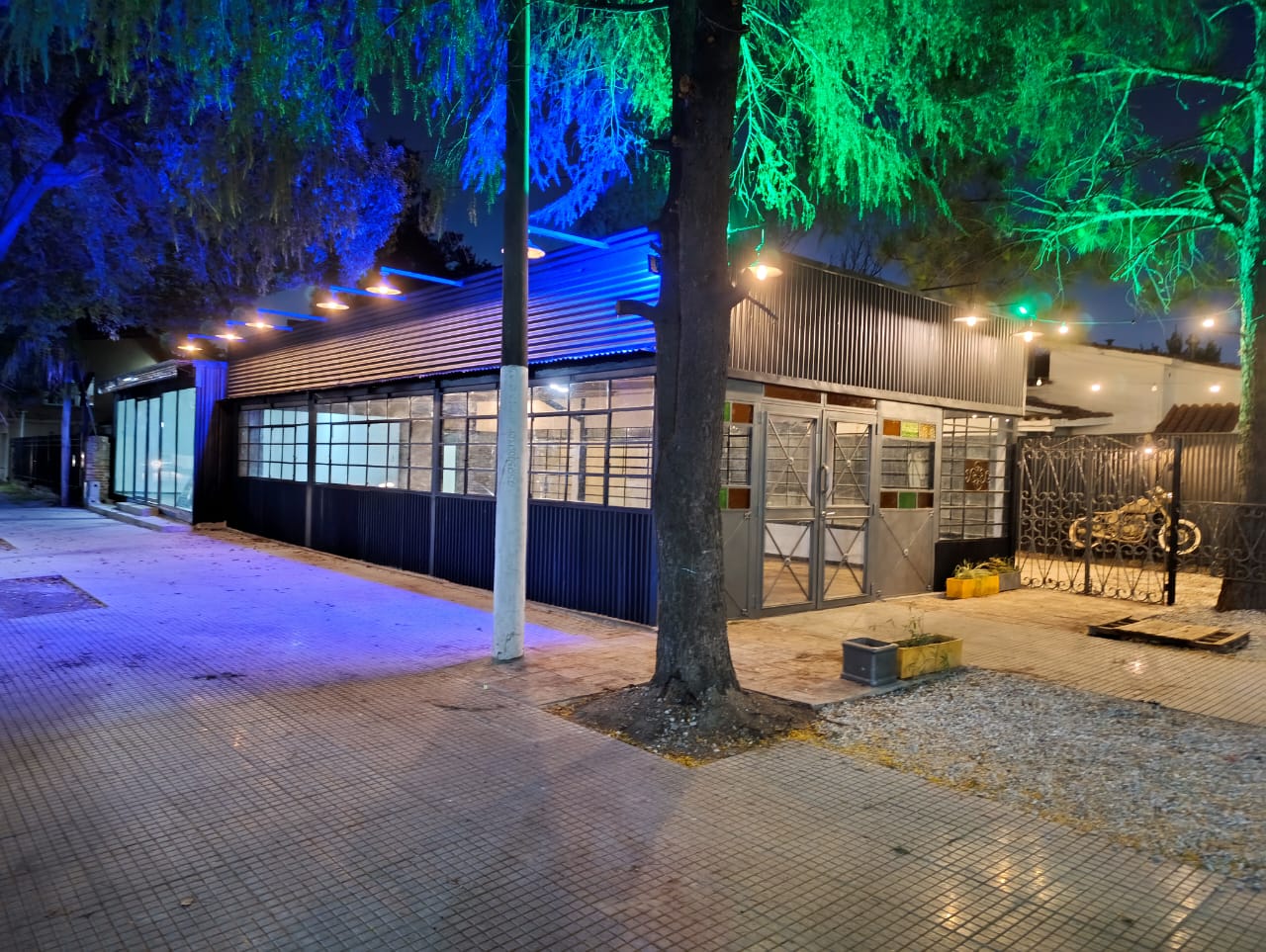 Carta amplia y abierta a toda hora: así será la ambiciosa parrilla que abrirá en una esquina céntrica de Funes